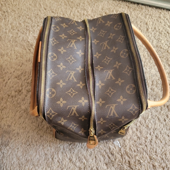 AUTH LOUIS VUITTON MONOGRAM CANVAS MARAIS MM BAG - Picture 8 of 12
